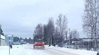 Расчистка снега в Межевском округе продолжается